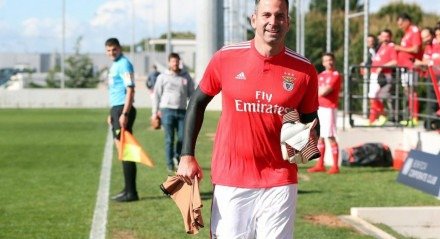 Ex-goleiro conquistou a Tríplice Coroa com a Raposa em 2003, além de ser bicampeão português com o Benfica nas temporadas 2014/15 e 2015/16.