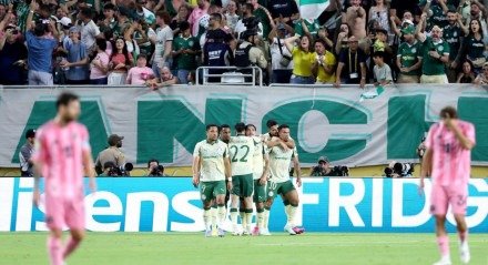O Palmeiras foi atrás do empate no final do segundo tempo e garantiu a classificação em primeiro lugar no Mundial de Clubes contra o Inter de Miami. 
