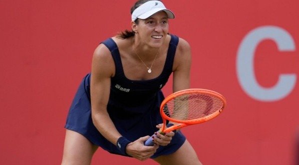 Brasileira e húngara Timea Babos uscarão vaga na semifinal contra dupla de japonesa com norueguesa