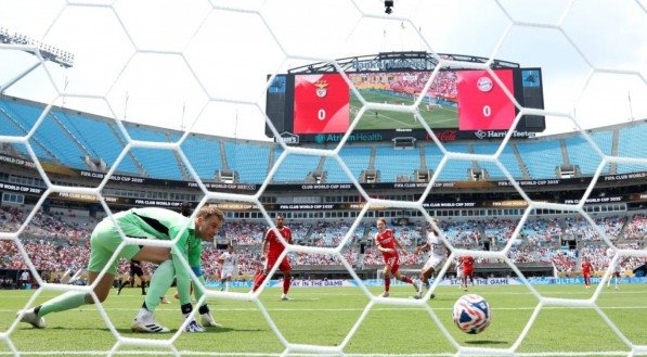 Bayern perde para o Benfica e enfrenta o Flamengo nas oitavas da Copa do Mundo de Clubes