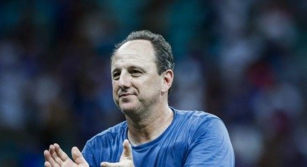 O Esquadrão anunciou, na manhã desta quarta-feira (26), a renovação com o técnico Rogério Ceni, até dezembro de 2027.