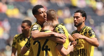Alemães pressionaram durante o primeiro tempo, marcaram com Svensson, e garantiram vaga nas oitavas de final da Copa do Mundo de Clubes.