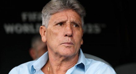 O Fluminense garantiu a classificação para as oitavas de final do Mundial de Clubes após o empate em 0 a 0 com o Mamelodi Sundowns, da África do Sul, na noite de quarta-feira (25), em Miami. Apesar das dificuldades enfrentadas ao longo da partida, o técnico Renato Gaúcho defendeu o desempenho da equipe e celebrou [&#8230;]
