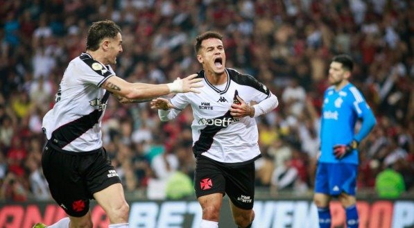 Clube monitora rescisão contratual com Aston?Villa e estuda extensão de empréstimo para consolidar meia