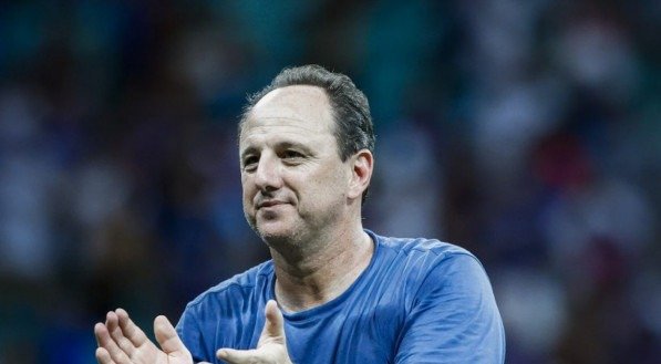 O Esquadrão anunciou, na manhã desta quarta-feira (26), a renovação com o técnico Rogério Ceni, até dezembro de 2027.