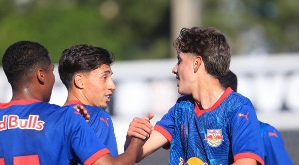 Braga luta pela liderança da competição nacional de base.
