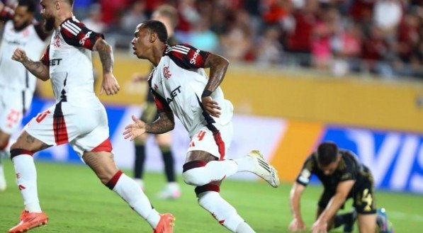 Pupilo de Filipe Luís atua bem e marca mais uma vez na Copa do Mundo de Clubes