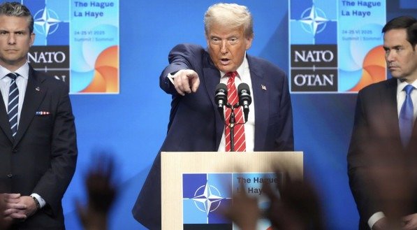 Donald Trump, em coletiva na Otan, chegou a comparar os bombardeios às bombas atômicas lançadas sobre Hiroshima e Nagasaki