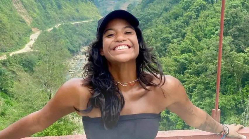 Corpo de brasileira Juliana Marins é içado de vulcão na Indonésia