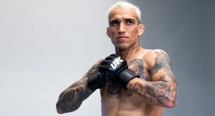 O sonho de voltar a ser campeão dos leves do UFC se abre mais uma vez para Charles do Bronx neste sábado (28), quando enfrentará no UFC 317, em Las Vegas (EUA), Ilia Topuria n