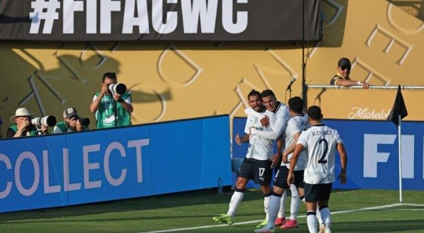 Equipe argentina foi eliminada ainda na fase de grupos do torneio da FIFA e a imprensa local não poupou comentários diante da campanha.