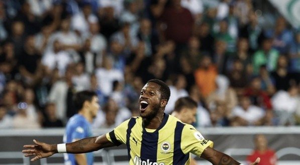 Galo teve conversas iniciais com o volante, que disse que pretende cumprir o contrato com o seu atual clube, o Fenerbahçe, da Túrquia.