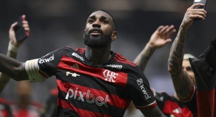 O Rubro-Negro, no entanto, sÃ³ aceitarÃ¡ a liberaÃ§Ã£o mediante o pagamento da multa rescisÃ³ria de 25 milhÃµes de euros â?? cerca de R$ 160 milhÃµes na cotaÃ§Ã£o atual
