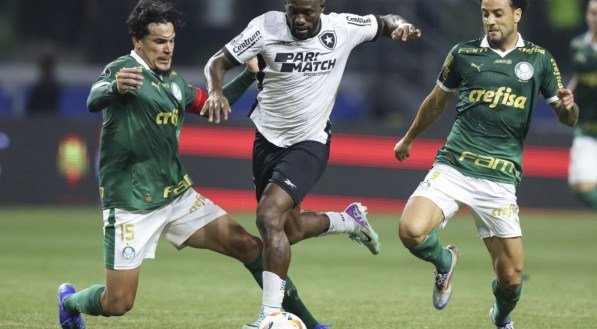 Em busca de uma vaga nas quartas de final da Copa do Mundo de Clubes, equipes voltam a se enfrentar em um confronto de mata-mata