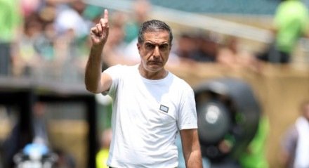 O técnico tratou de elogiar as atuações da equipe em meio a eliminação