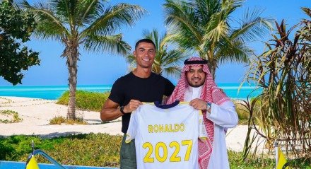 Jogadores atuaram juntos no Manchester United. O atacante português é dono do maior salário de um jogador de futebol no mundo.