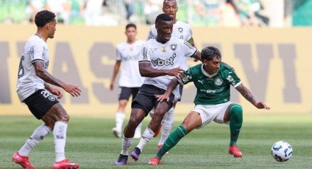 Palmeiras leva a pior nos confrontos recentes contra a equipe carioca, mas busca a classificação para as quartas de final do Mundial.