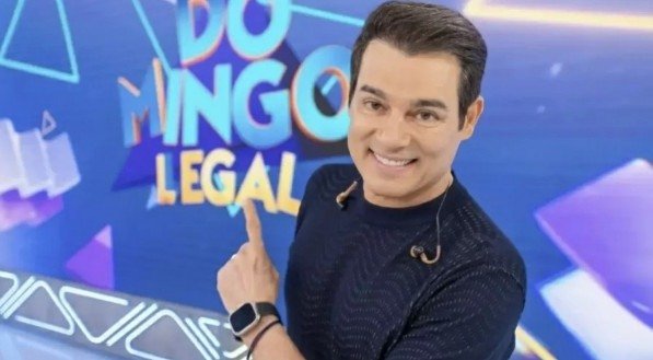 Celso Portiolli comanda o "Domingo Legal", da TV Jornal/SBT