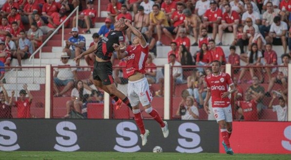 Vila Nova vence o Atlético-GO E e volta a ganhar pela série B