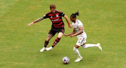Léo Pereira falou sobre a partida após o jogo.
