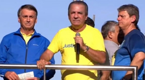 Pastor Silas Malafaia participou de ato neste domingo