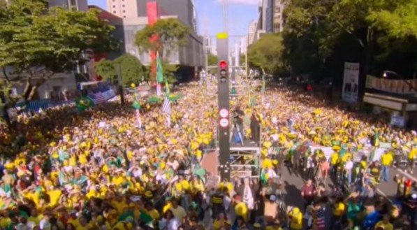 Bolsonaro reúne manifestantes na Paulista por pressão ao STF e anistia a golpistas