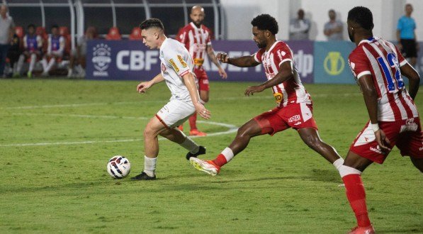 Lance do jogo entre Tombense x Náutico pela 10ª rodada da Série C