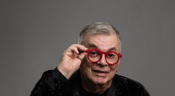 Flávio Ricco: Walcyr Carrasco encara modelo diferente de trabalho na Globo: "pegando esse hábito"