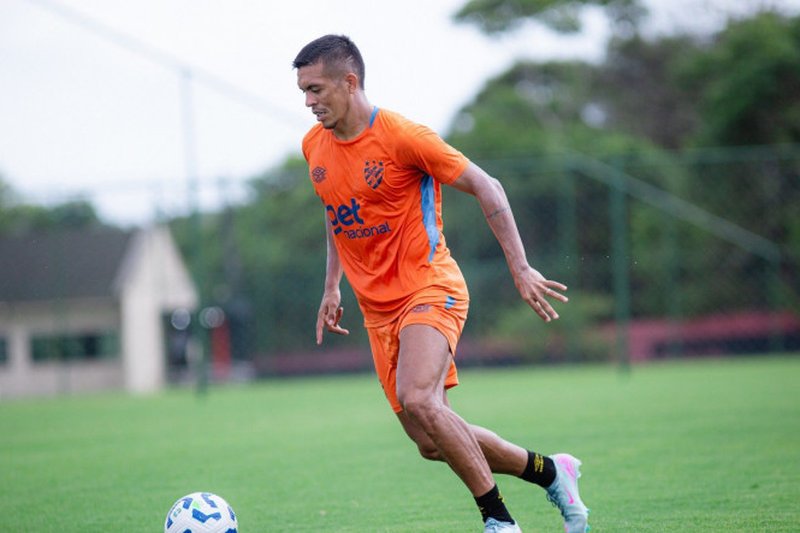 Imagem de Igor Cariús em treino do Sport