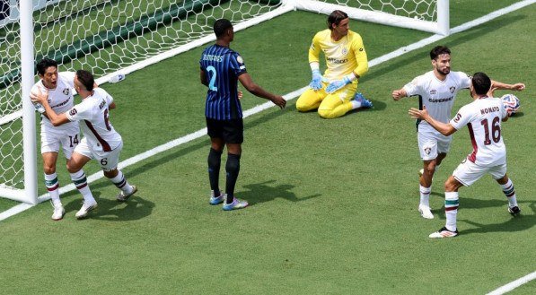 Com gols de Cano, Hércules e grandes defesas de Fábio, o Tricolor das Laranjeiras está classificado para as quartas de finais da Copa do Mundo de Clubes