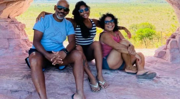 Família busca respostas sobre morte de brasileira durante trilha na Indonésia