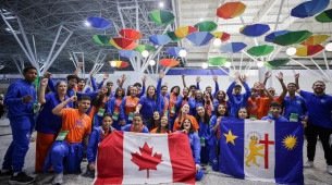 35 estudantes da rede municipal de ensino do Recife embarcaram para o Canadá