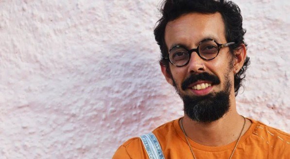 Morre Carlos Gomes Oliveira, poeta, músico e editor pernambucano, aos 43 anos