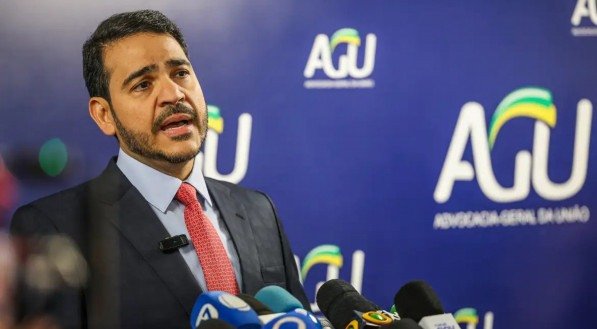 Ministro da AGU, Jorge Messias, anunciou ação no STF para manter aumento do IOF