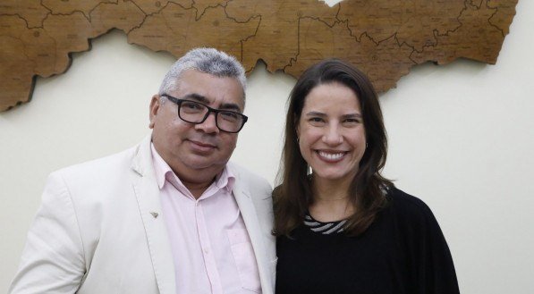 Raquel Lyra e Juarez da Banana, prefeito de Machados