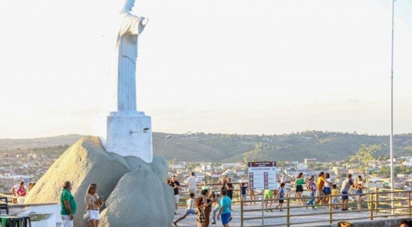 O Alto do Cruzeiro, em Gravatá, é um espaço muito frequentado por religiosos católicos