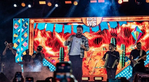 Registro do show histórico de Safadão na noite da quinta-feira, 26 em Arcoverde. Apresentação entrou para a história de Arcoverde como a noite mais lotada de todas as edições do São João.
