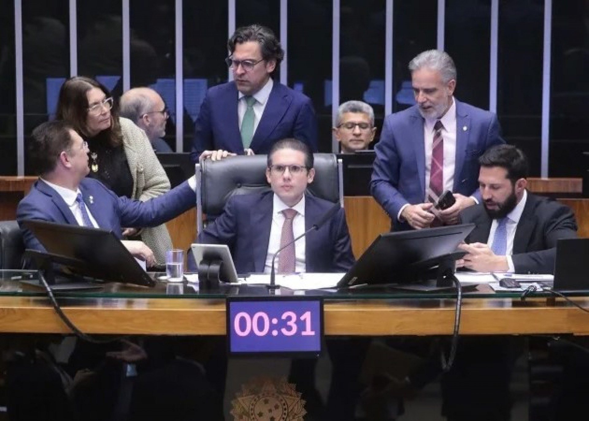 Quaest: Ação mais radical do governo Lula representa virada nas redes, e atinge Hugo Motta