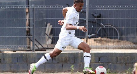 Kevyson, lateral-esquerdo emprestado ao Sport