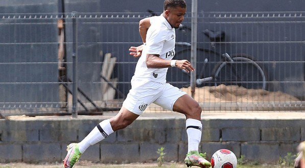 Kevyson, lateral-esquerdo emprestado ao Sport