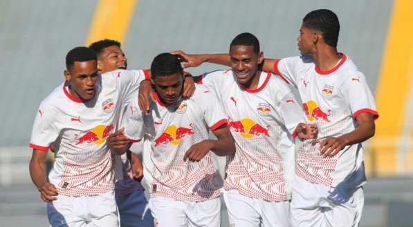 Braga bateu o Guarani por 2 a 0 no Nabizão.