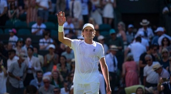 Imagem de João Fonseca em Wimbledon
