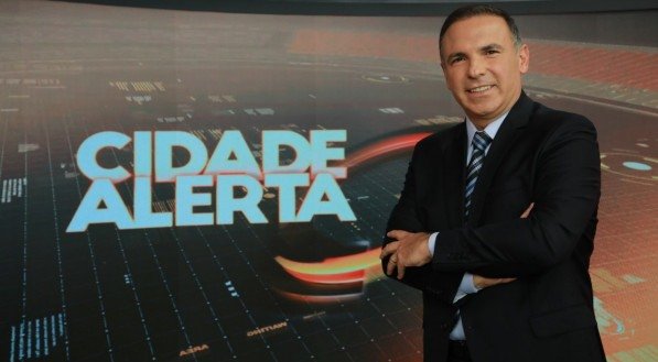 Flávio Ricco: Disputa da Record com SBT e do SBT contra Record sempre vale acompanhar