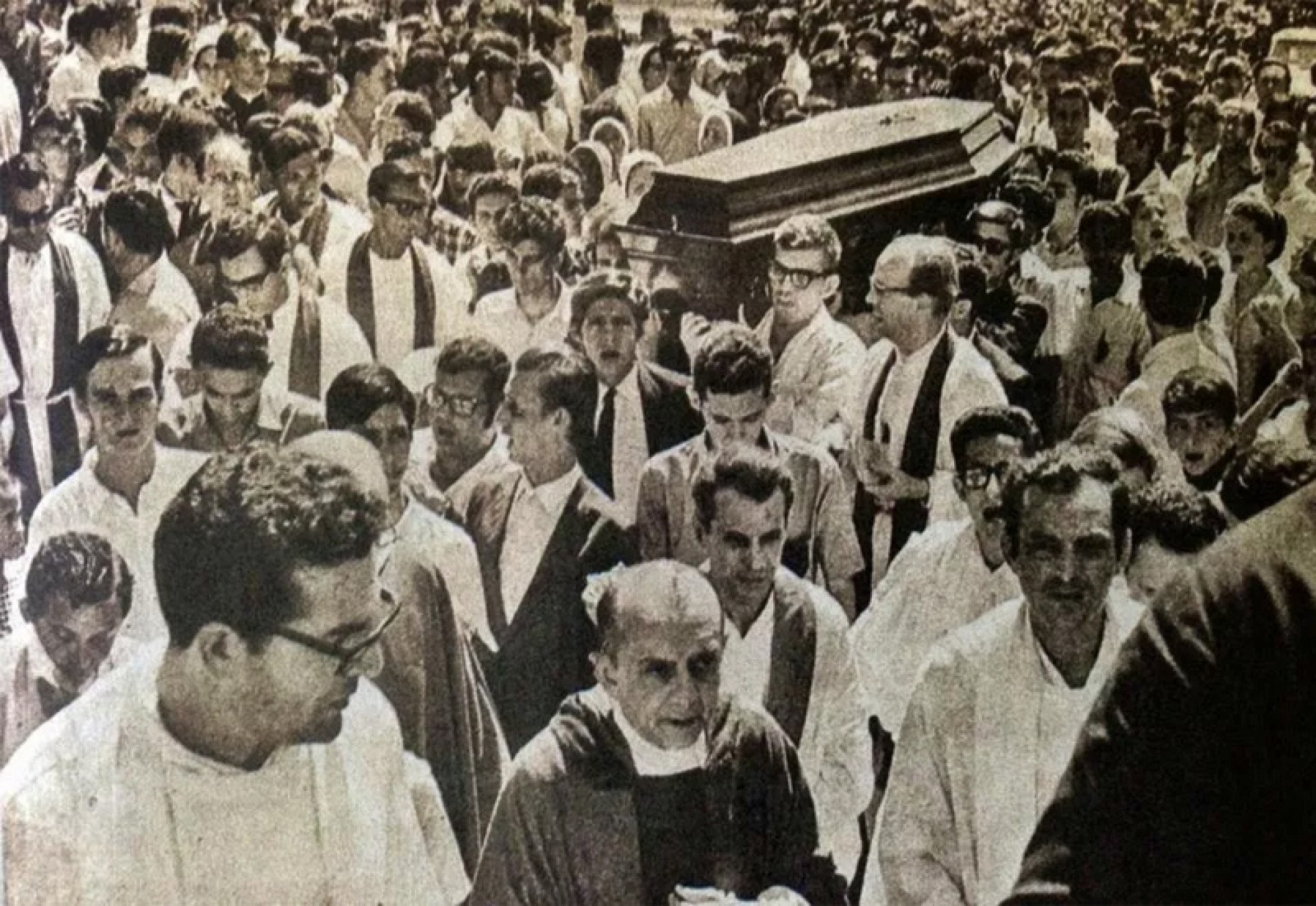 Padre Henrique, 56 anos depois: memória contra o esquecimento