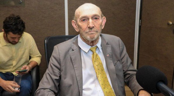 Imagem de Bartolomeu Bueno na Rádio Jornal