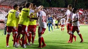 Equipe do Náutico comemorando gol 