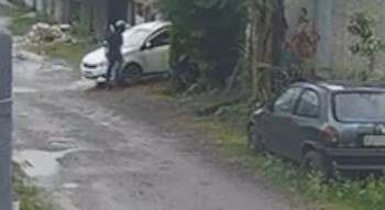 Homem tem carro roubado em assalto no bairro de Santo Aleixo