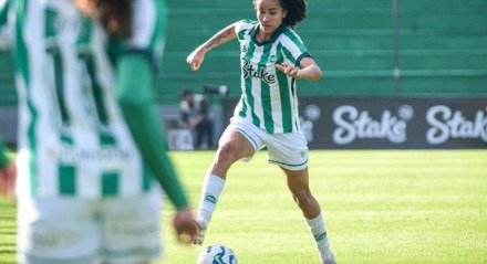 Com a transferência de Alice, clube jaconero conclui primeira negociação de uma atleta desde a reabertura do Departamento Feminino