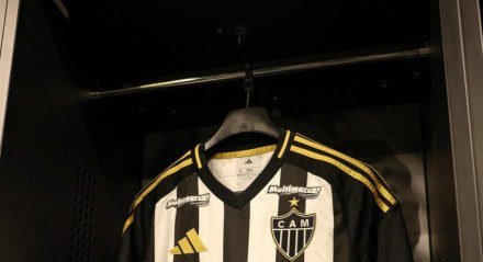 O Atlético-MG se tornou uma Sociedade Anônima do Futebol (SAF) em 2023, sob o comando central da família Menin. Desde então, o grupo responsável pela administração do clube, que inclui nomes como Ricardo Guimarães, Renato Salvador e outros, não conseguiu organizar as finanças de maneira muito efetiva. A dívida do Galo segue na casa dos [&#8230;]