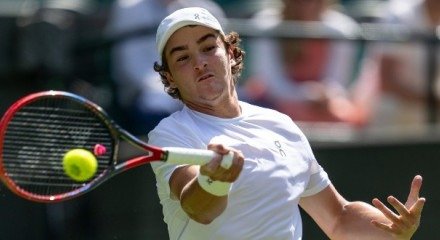 Brasileiro tem rivais muito perto de ultrapassá-lo com mais uma ou duas vitórias em Wimbledon nos próximos dias